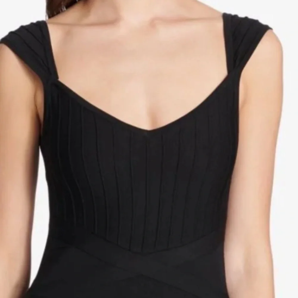 Guess Black Sleeveless Knit Bodycon Dress Size 8 NWT - Picture 3 of 7